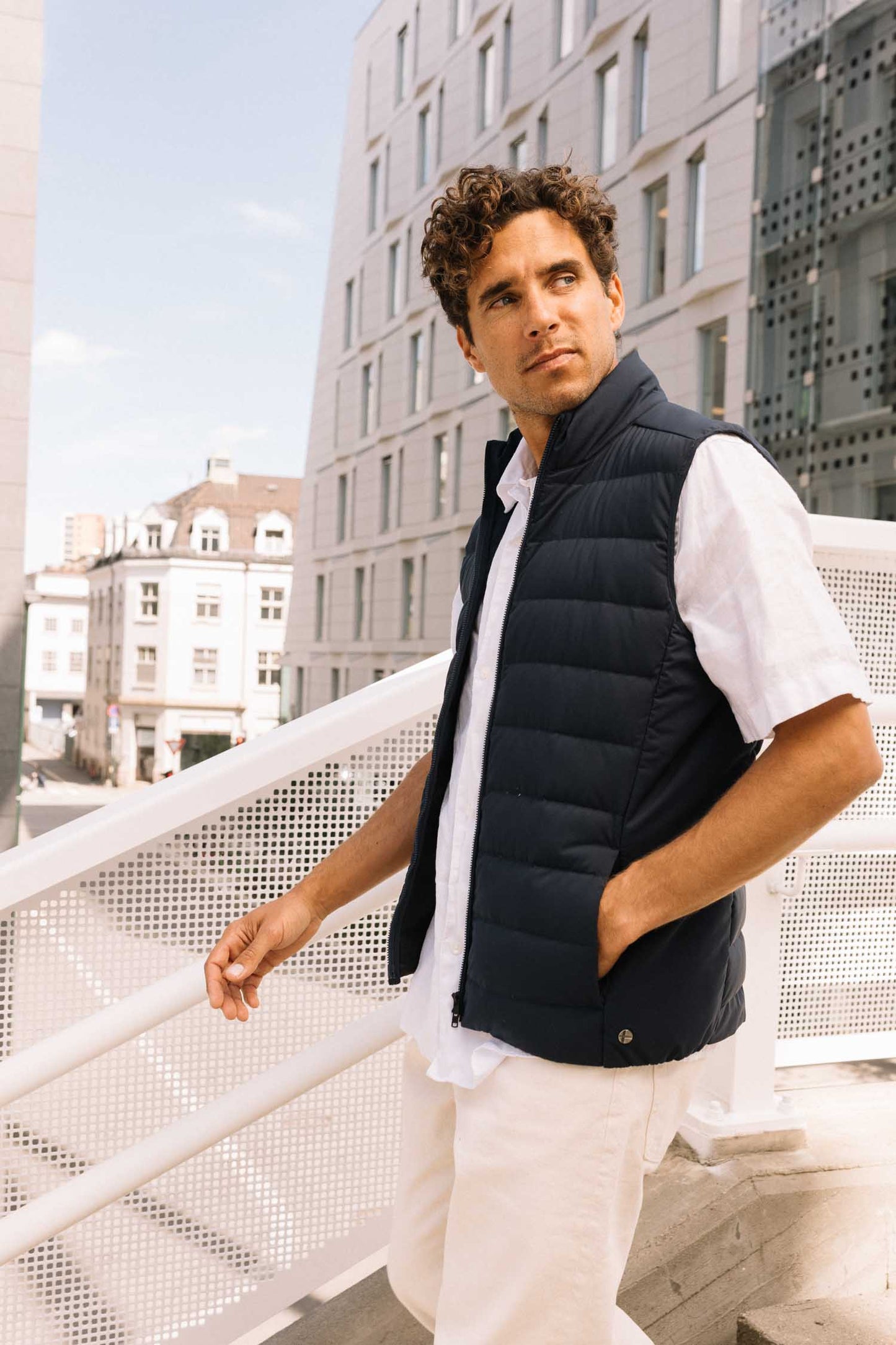 Verhältnis II – Mitternachtsblau