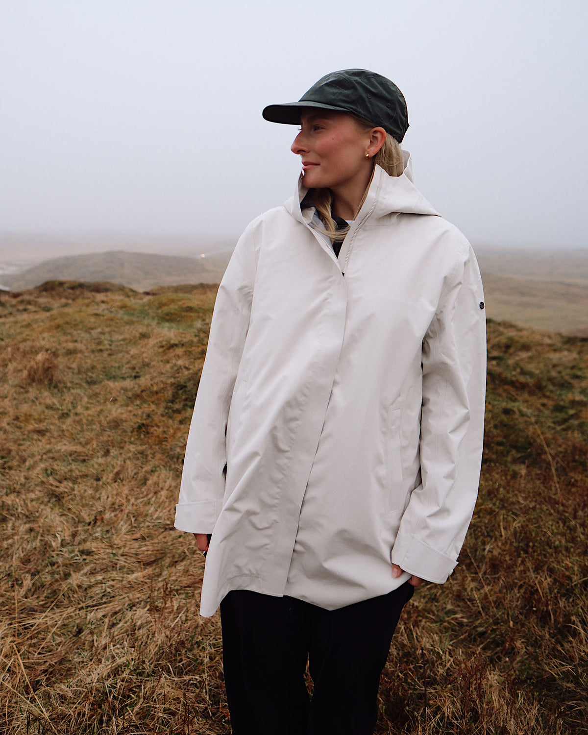 Flair Short — Neutral White