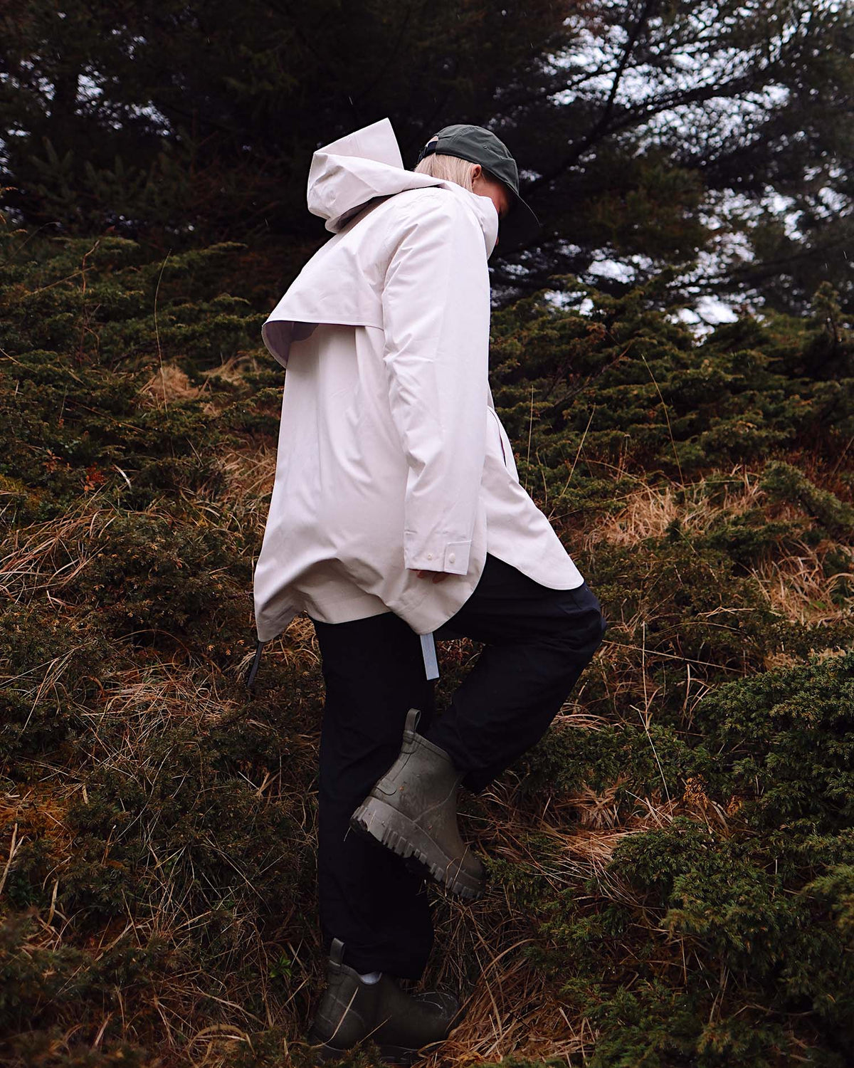 Flair Short — Neutral White