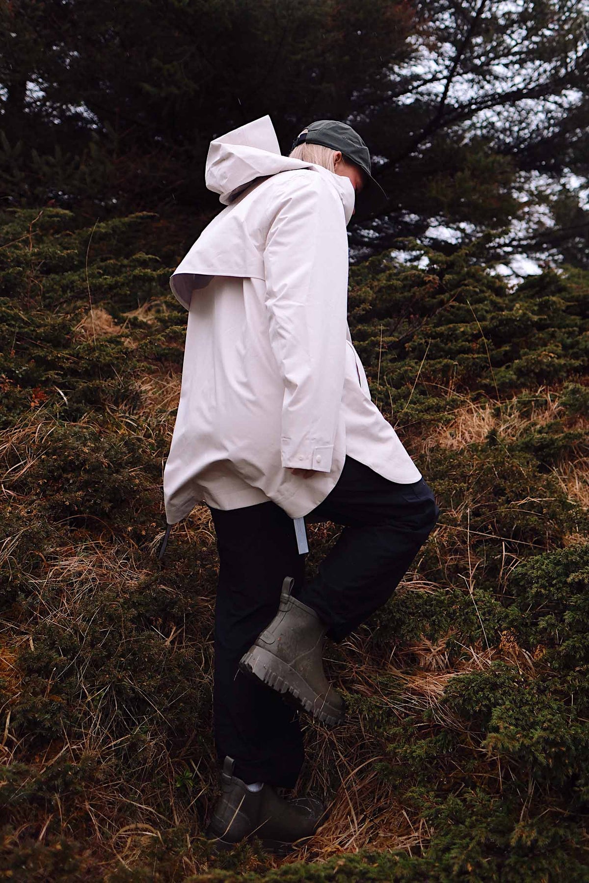 Flair Short — Neutral White