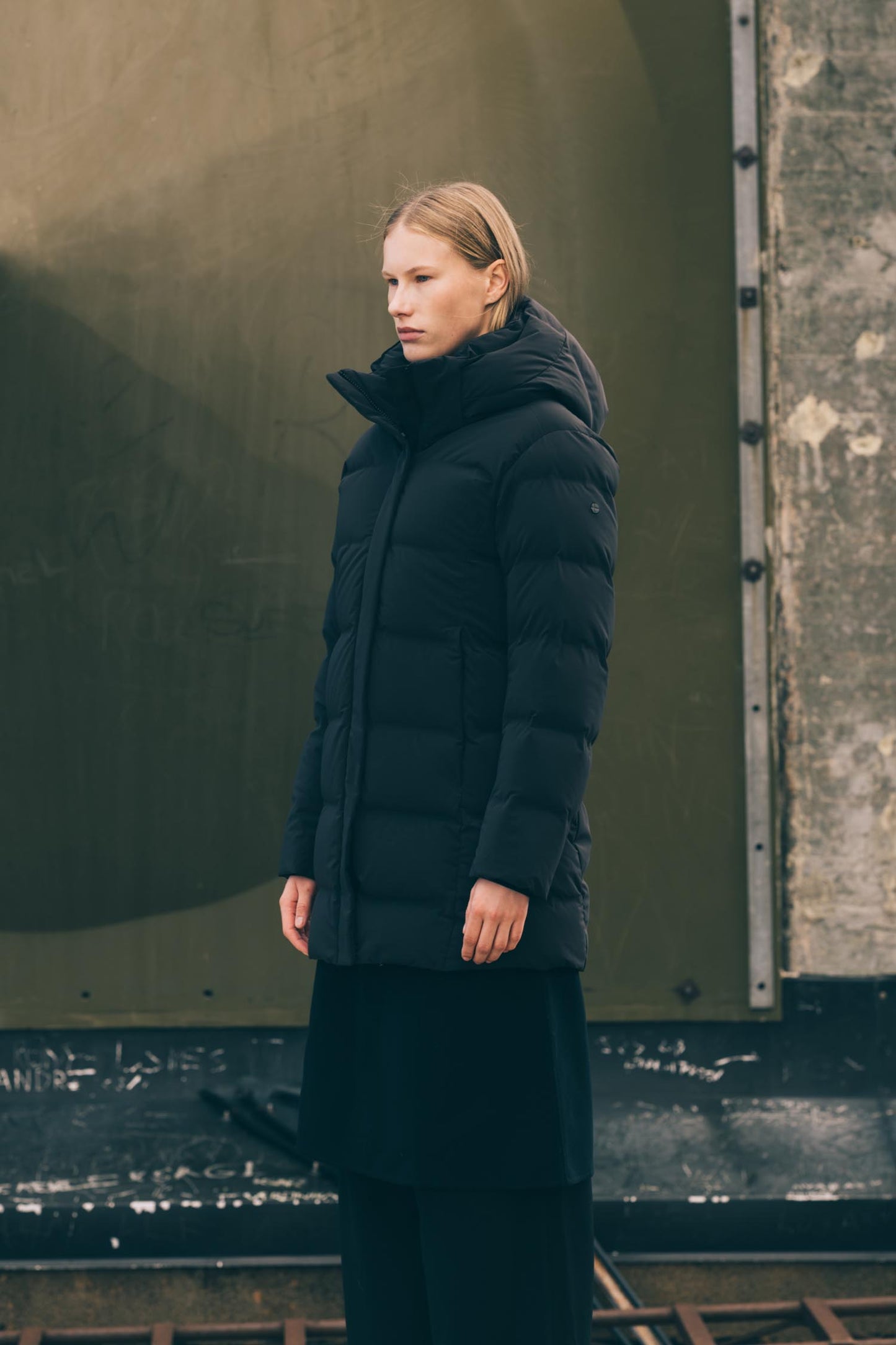 Noon II Apex — Graphite