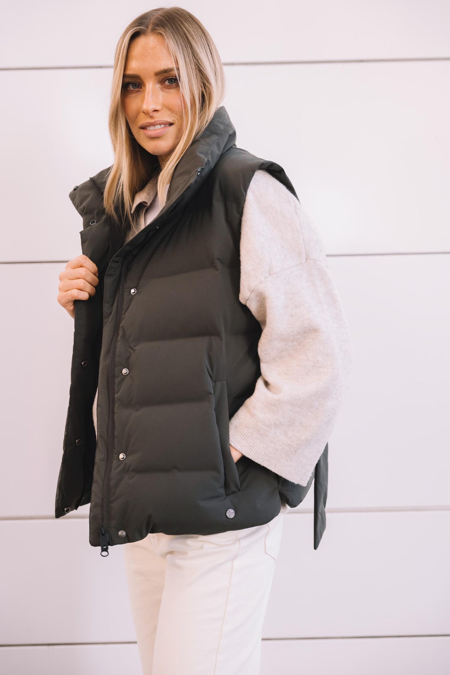 Vesty — Dunkles Oliv