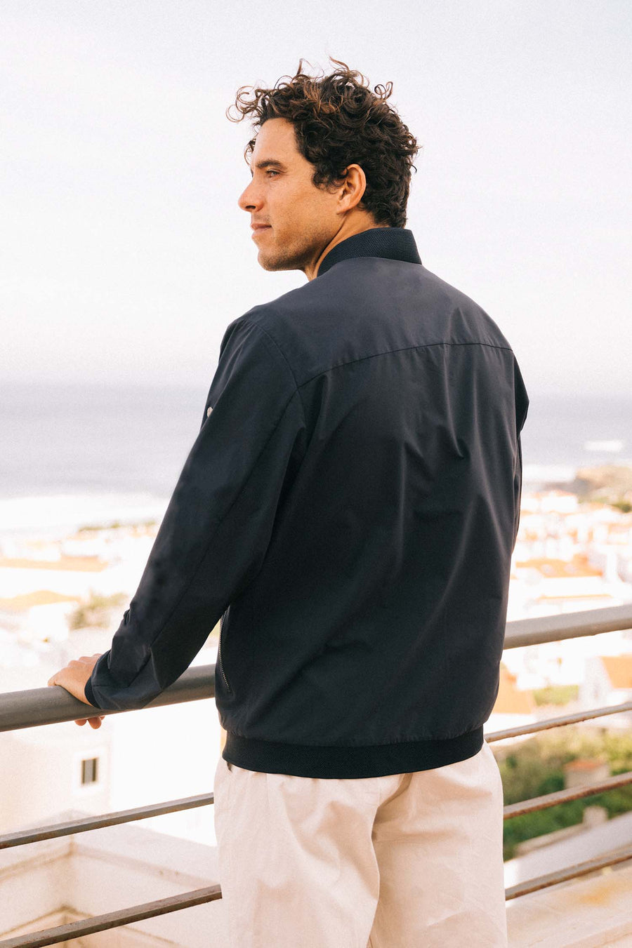 Versatile Mild-Season Layer