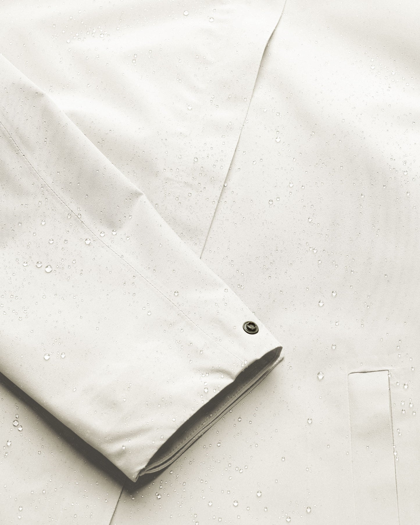 Flair Short — Neutral White